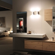 BAGNO FENIX IN RESINA E ROVERE NATURALE