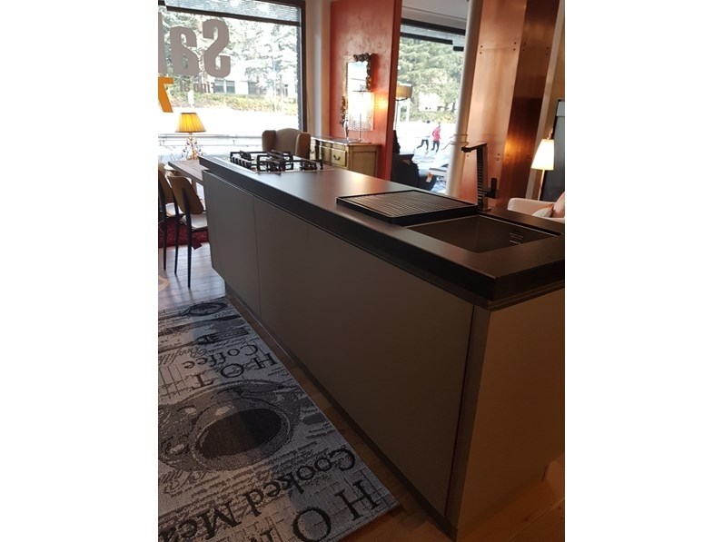 Cucina Ad Isola B 50 Fenix Taglio 45 E Laccato Berloni Cucine Con Uno ...