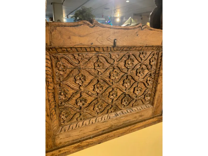 Complemento d'epoca in legno a prezzo scontato