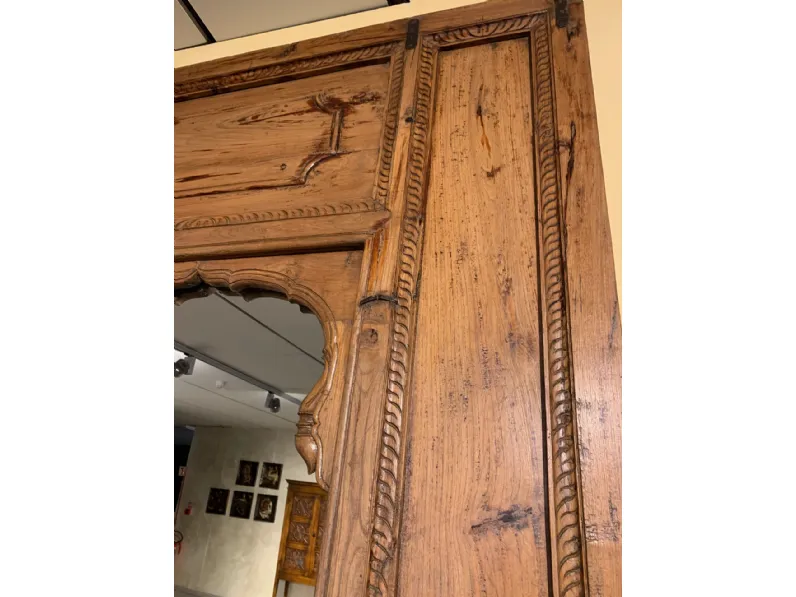 Complemento d'epoca in legno a prezzo scontato