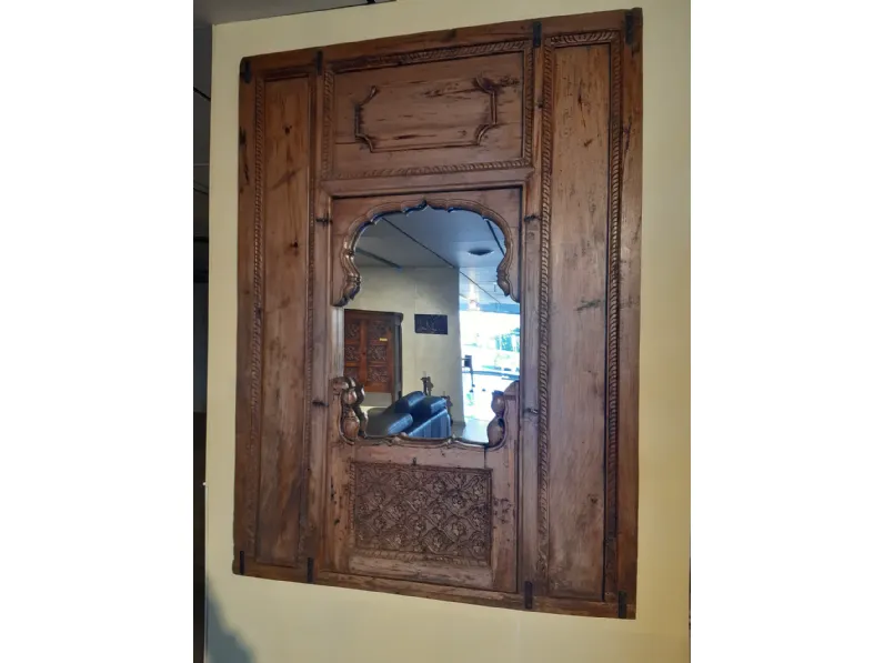 Complemento d'epoca in legno a prezzo scontato