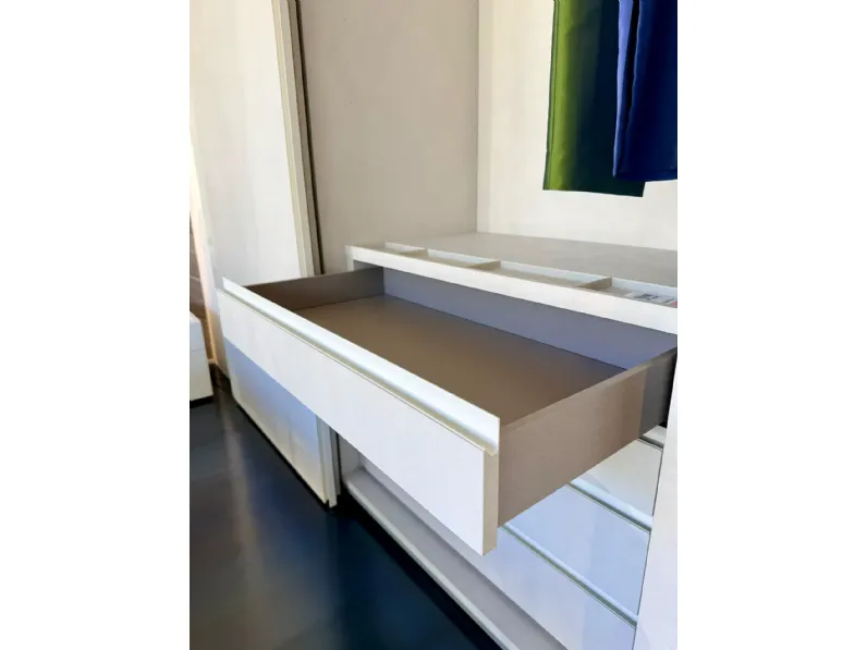 Armadio modello Breccia scorrevole di Sangiacomo in laminato materico 