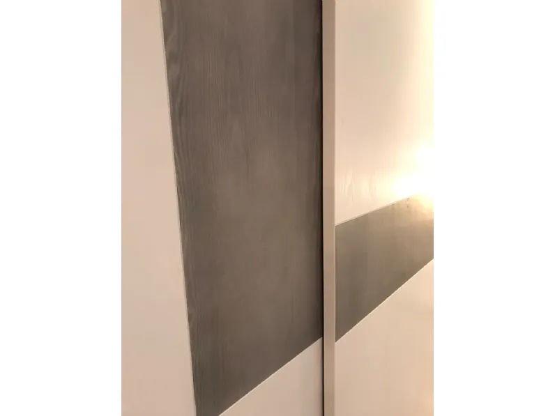Armadio ante scorrevoli in legno modello Peperoncino  di Le fablier 