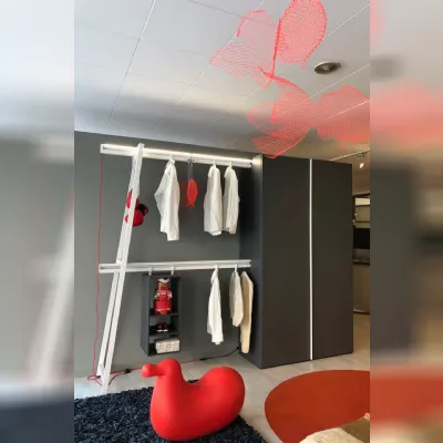 Armadio con ante battenti design Coas to coast Erba mobili a prezzo ribassato