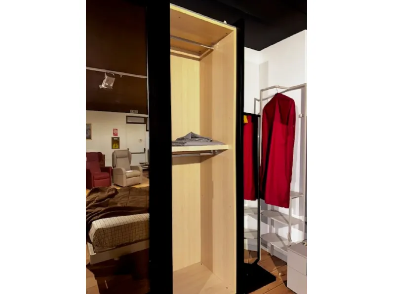 Armadio scontato 44% modello Discovery di Doimo design