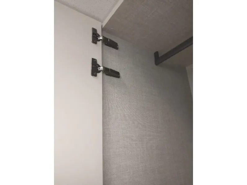 Armadio in laminato materico Double a marchio Adok scontato -37%