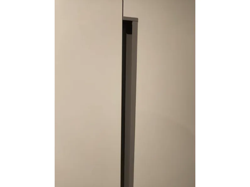 Armadio Mistral realizzato in laminato materico di Homes scontato -50%