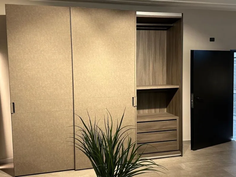 Armadio moderno Solida night di La casa moderna a PREZZO OUTLET -70%