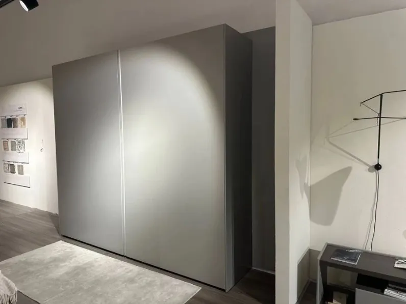 Armadio moderno Molteni&c. filo Molteni & c con un ribasso imperdibile