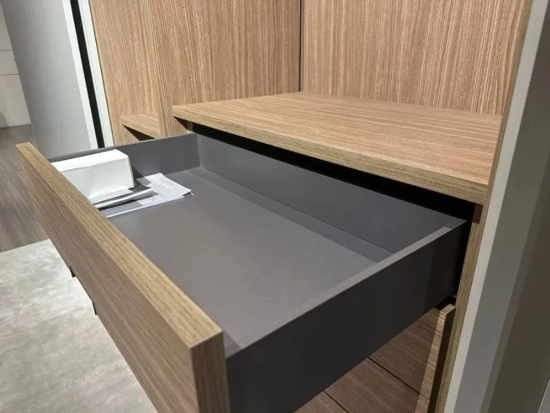 Armadio moderno Molteni&c. filo Molteni & c con un ribasso imperdibile