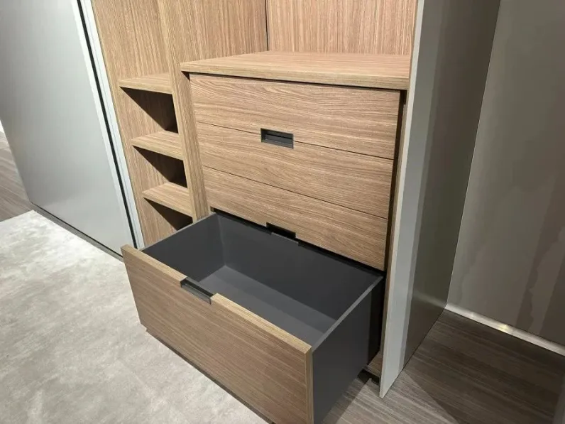 Armadio moderno Molteni&c. filo Molteni & c con un ribasso imperdibile