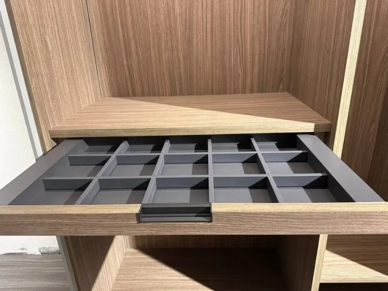Armadio moderno Molteni&c. filo Molteni & c con un ribasso imperdibile