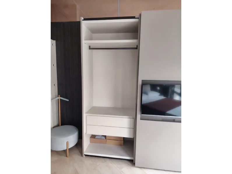 Armadio di Pianca modello Plana porta v in laminato opaco con sconto -25%
