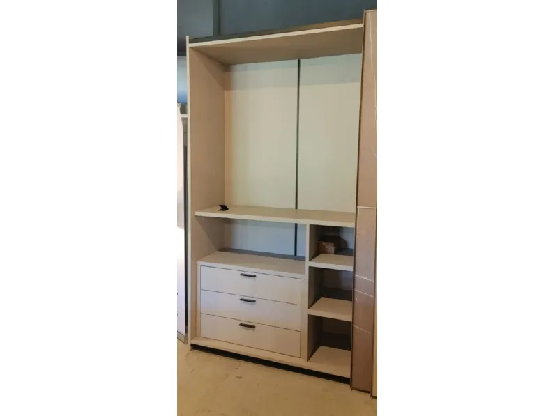 Armadio di Orme modello Frame cross night 34 in laminato opaco con sconto -40%