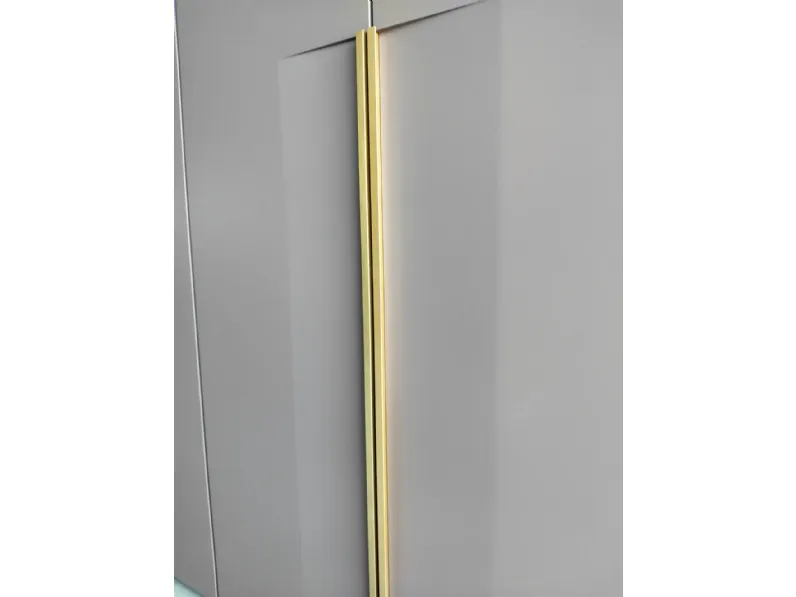 Armadio di Dall'agnese modello Freccia in laccato opaco con sconto -50%