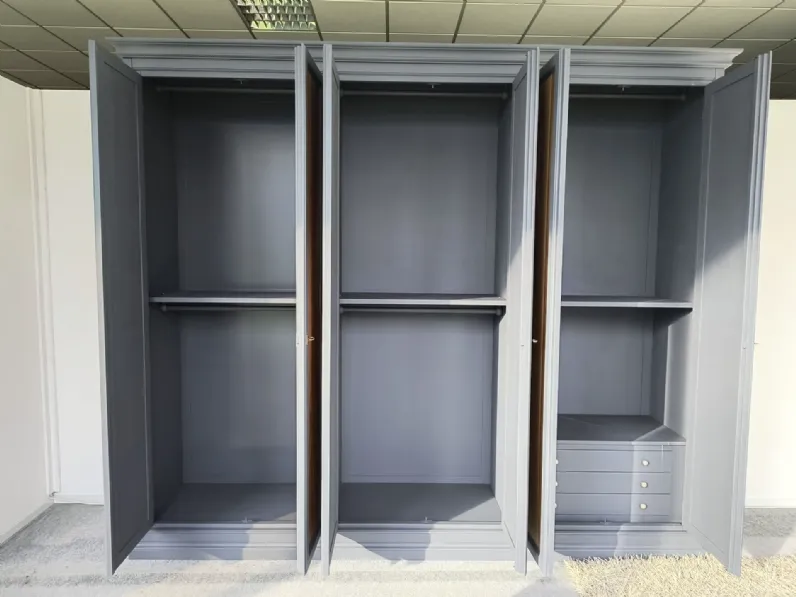 Armadio con ante battenti a prezzo scontato modello Armadio stile industrial di Mobilificio bellutti 