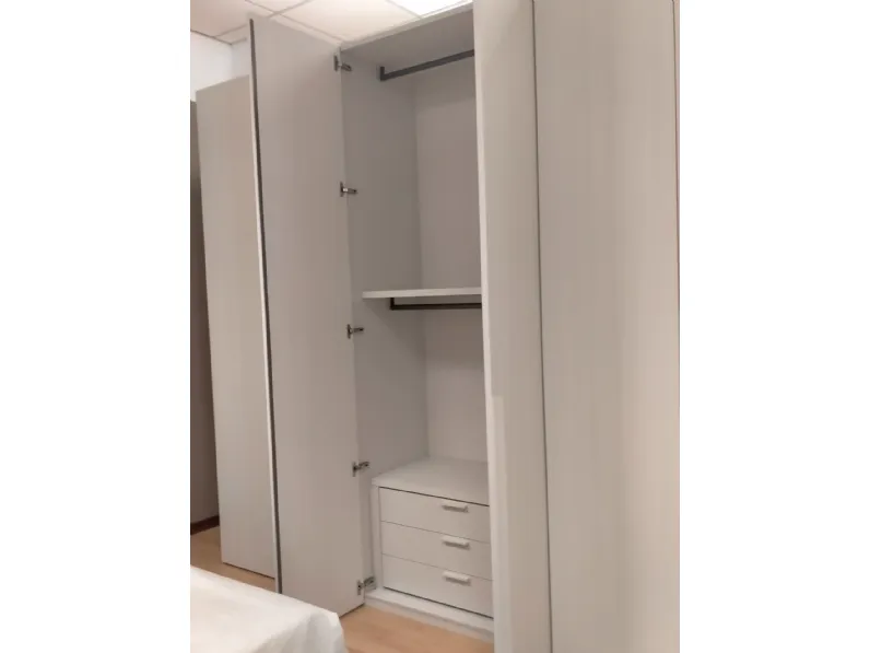 Armadio moderno 53 a 6 ante di Cinquanta3 a PREZZO OUTLET -30%