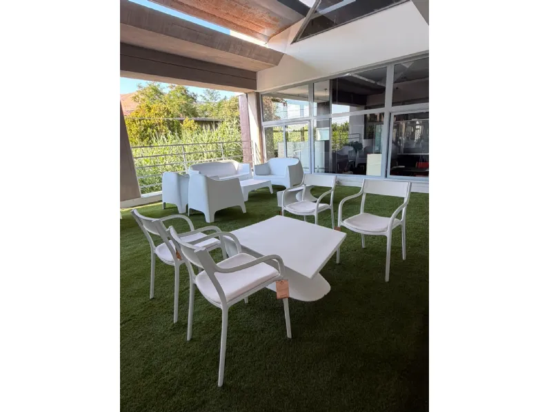 Mobile giardino modello Madison upholstered chair di Vondom IN OFFERTA