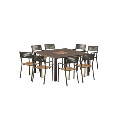 Arredo Giardino Set tavolo quadrato bronzo 140x140cm con 8 poltroncine segno Emu a prezzo ribassato