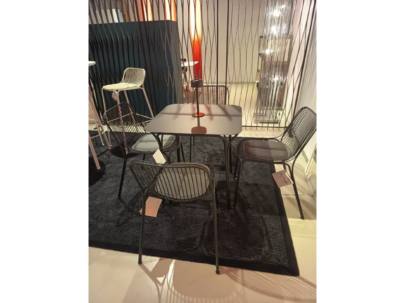Arredo Giardino Kartell Hiray set tavolo e sedie con cuscini  a prezzo Outlet 