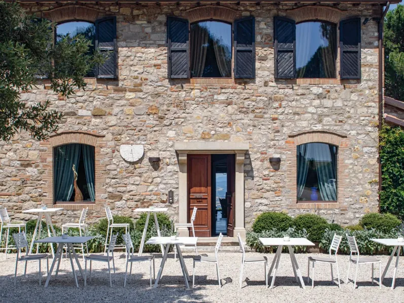 Mobile giardino modello Poltroncina alice bianco con braccioli di Vermobil IN OFFERTA