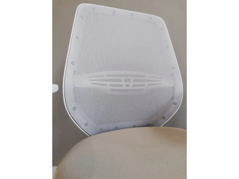 Sedia operativa modello Cast rete full white in altro ad un prezzo davvero conveniente