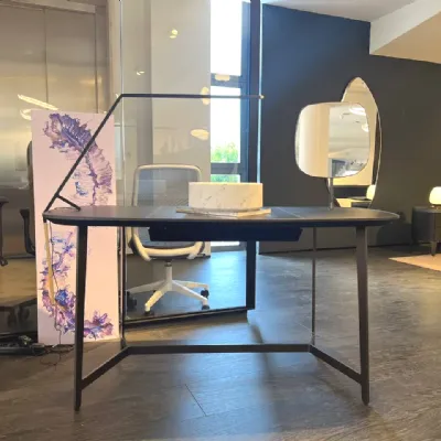 Scrivania direzionale modello Mathieu in legno ad un prezzo speciale