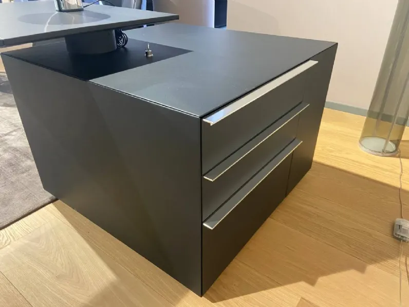 Scrivania operativa C.e.o. cube desk Poltrona frau a prezzo Outlet 