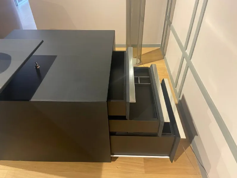 Scrivania operativa C.e.o. cube desk Poltrona frau a prezzo Outlet 