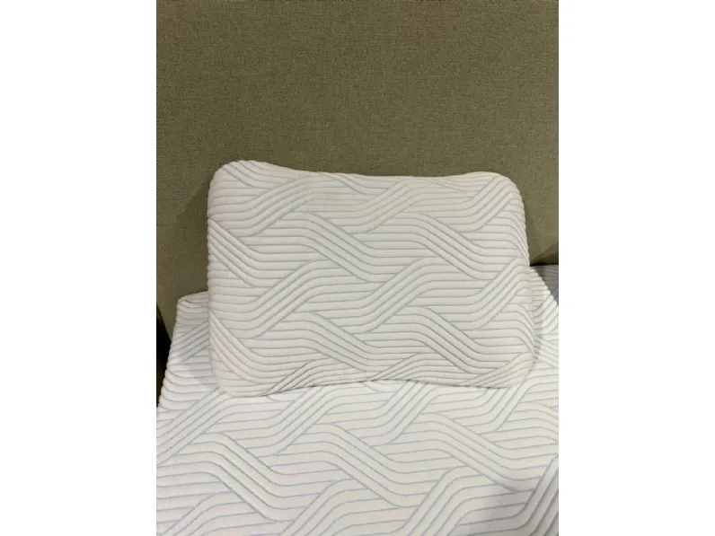 Cuscini letto modello Smartcool dell'azienda Tempur con forte sconto