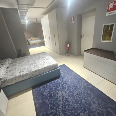 Camera da letto Armadio drop e gruppo no letto sir Tomasella in laccato opaco a prezzo Outlet