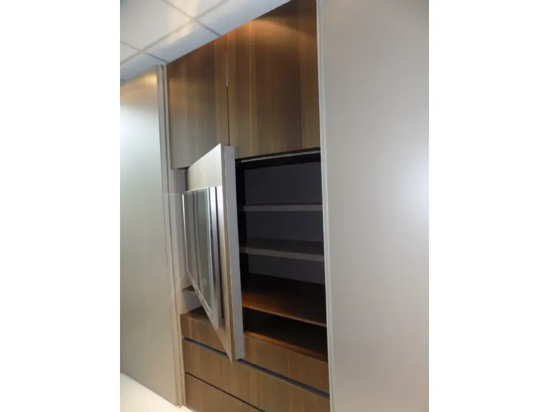 Camera da letto Armadio sangiacomo breccia con porta tv Sangiacomo in laccato opaco a prezzo Outlet