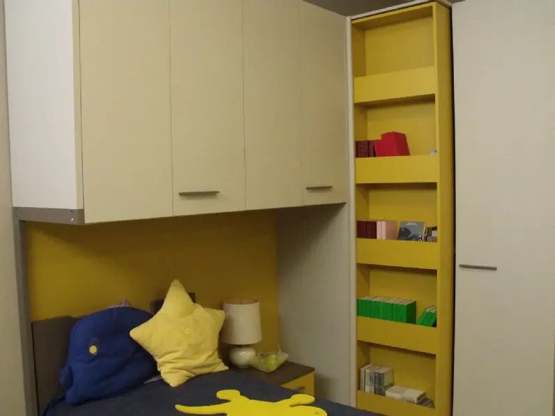 Cameretta Armadio angolo Mistral in laminato opaco a prezzo Outlet