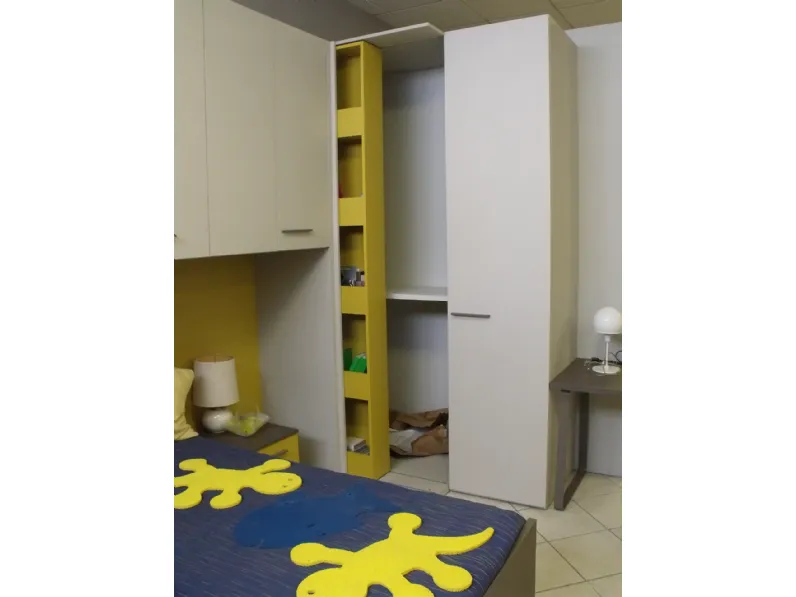 Cameretta Armadio angolo Mistral in laminato opaco a prezzo Outlet