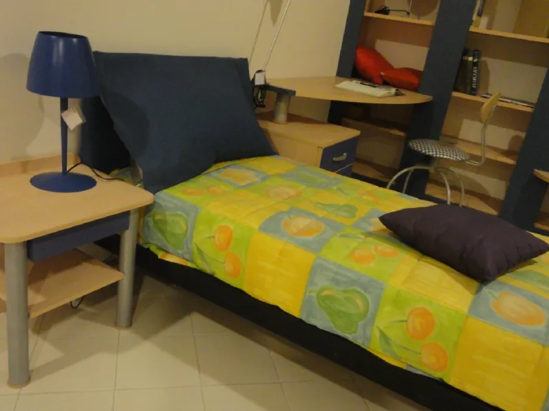 Cameretta Blu Artigianale con letto a terra a prezzo scontato