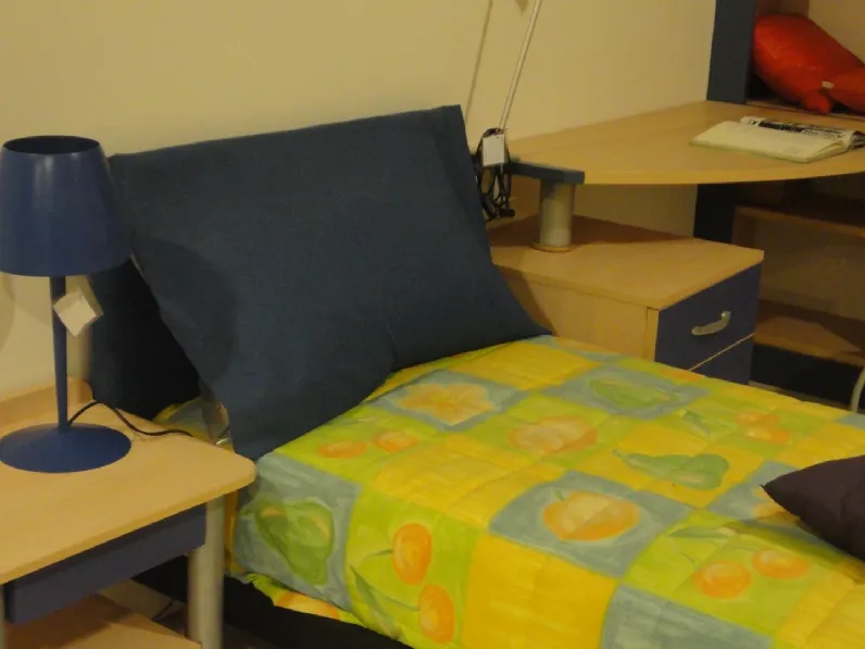 Cameretta Blu Artigianale con letto a terra a prezzo scontato