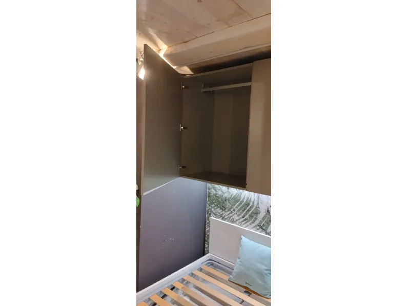 Cameretta in laminato materico Cameretta letto 1p 1/2 moretti compact Moretti compact scontata a PREZZI OUTLET