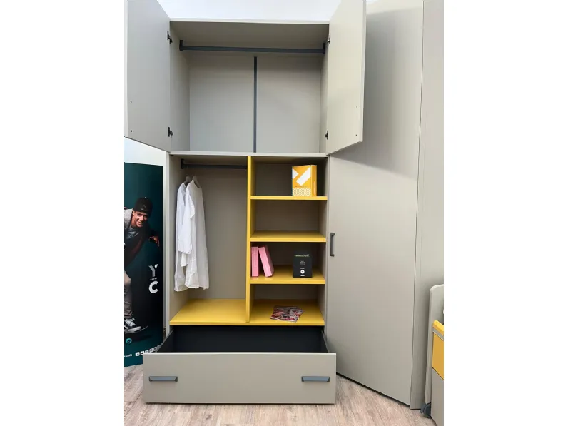 Cameretta salvaspazio con cabina armadio Moretti compact camerette con letti a scomparsa in offerta