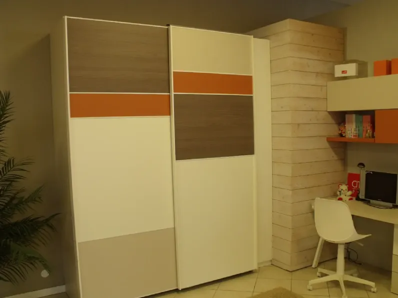 Cameretta in laminato opaco Armadio scorrevole Doimo cityline scontata a PREZZI OUTLET