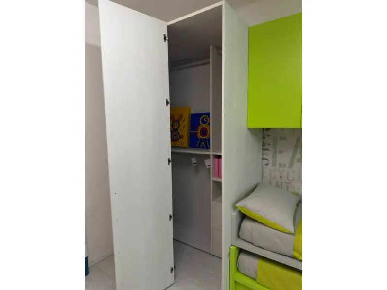 Cameretta in laminato materico Cameretta con cabina  Moretti compact camerette scontata a PREZZI OUTLET