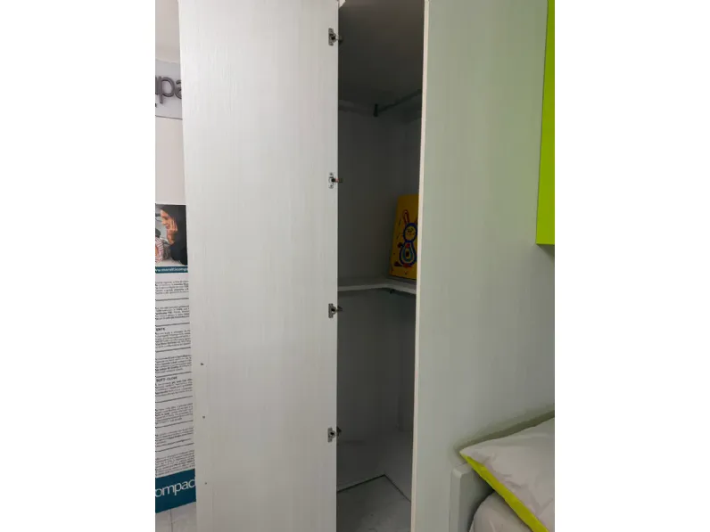 Cameretta in laminato materico Cameretta con cabina  Moretti compact camerette scontata a PREZZI OUTLET