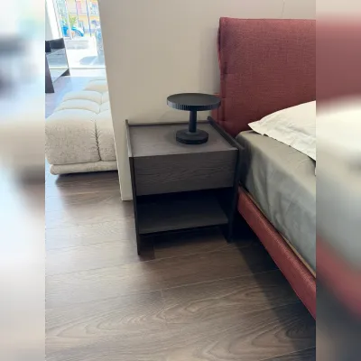 Comodino Casper di Molteni & c scontato del 40%
