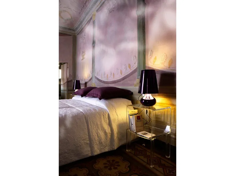 Comodino modello Small ghost buster di Kartell 