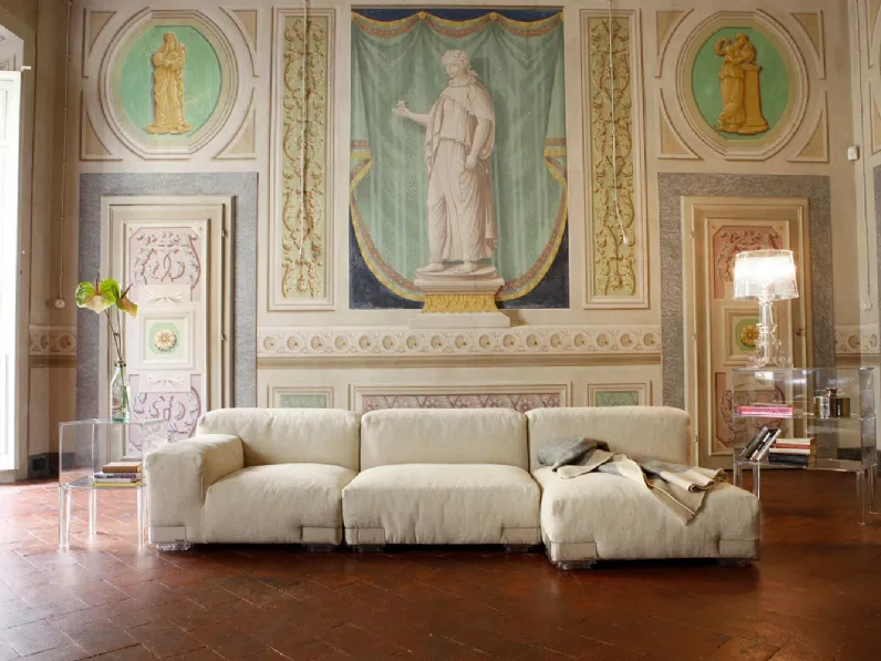Comodino modello Small ghost buster di Kartell 