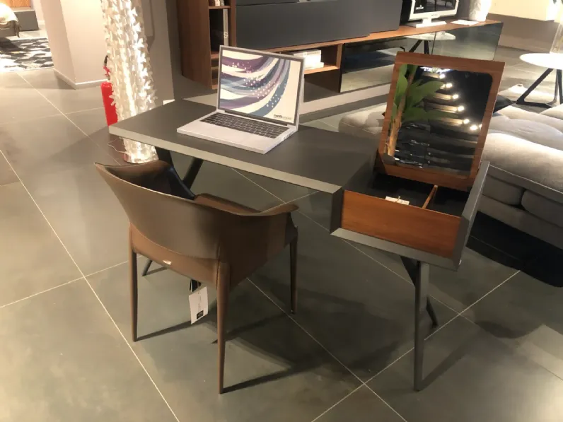 Consolle modello Batik Cattelan italia scontata del 25%