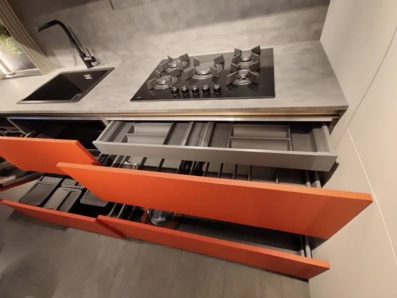 Cucina Aran moderna ad angolo rossa in hpl Penelope