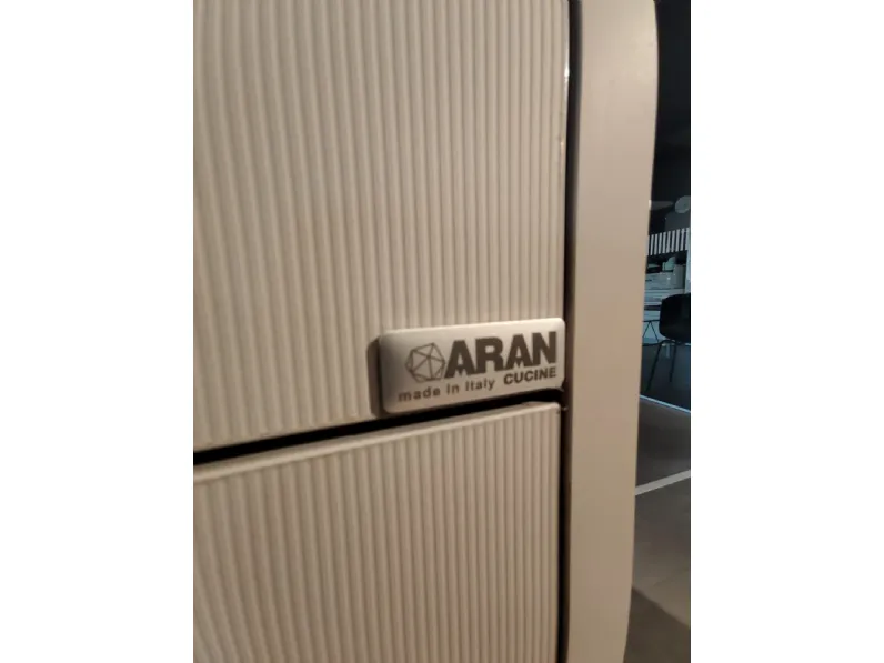 Cucina Aran moderna ad angolo rossa in hpl Penelope