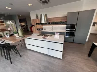 Cucina Delinea design altri colori Scavolini ad isola scontata 40%