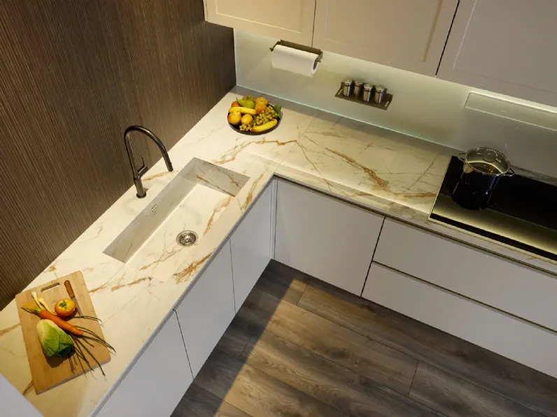 Cucina ad angolo in laccata opaco bianca Eleven 01 outlet a prezzo ribassato