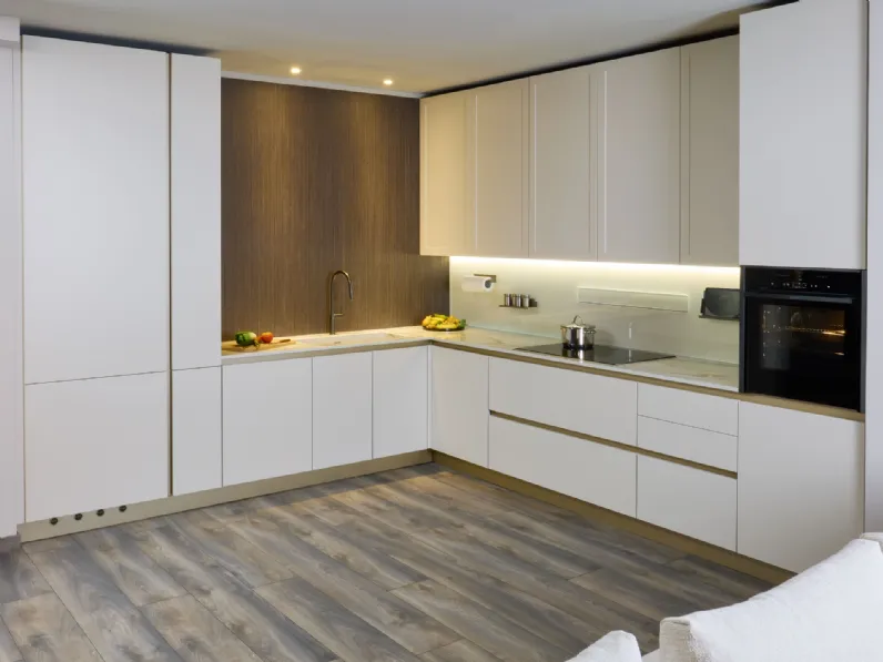 Cucina ad angolo in laccata opaco bianca Eleven 01 outlet a prezzo ribassato